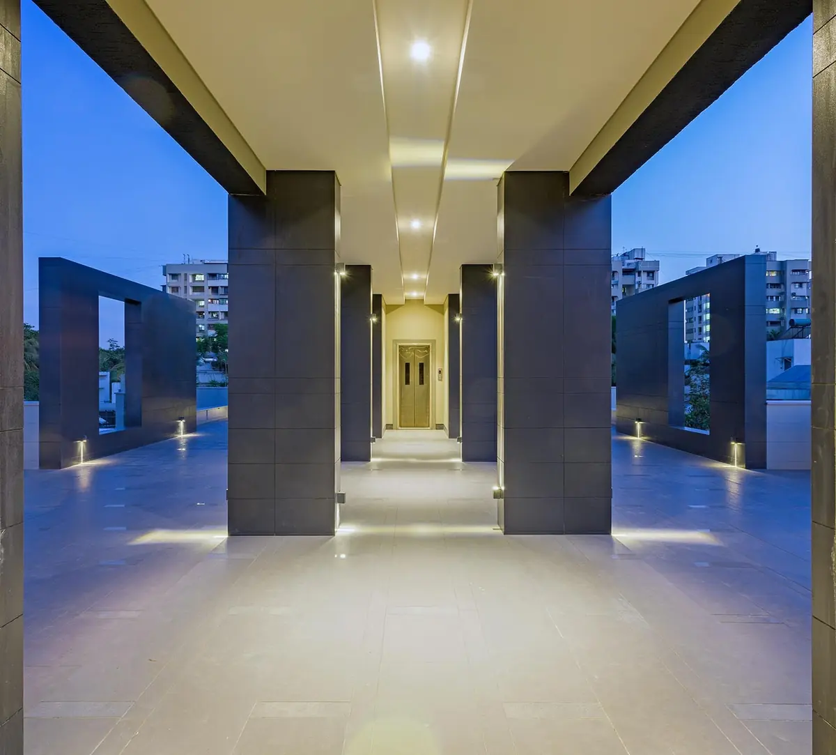 Cutting Edge House: terrace at dusk.